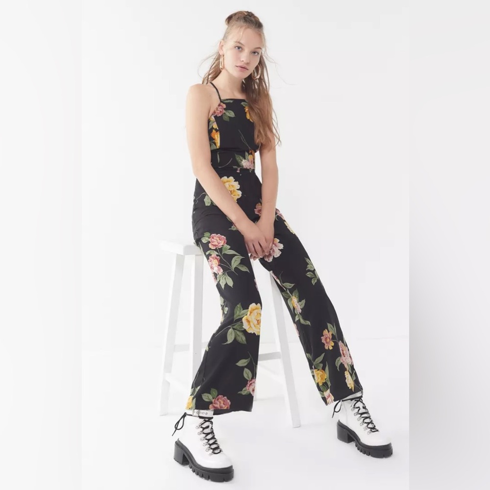 Urban Outfitters Floral Strappy Halter Jumpsuit - Picture 4 of 10
